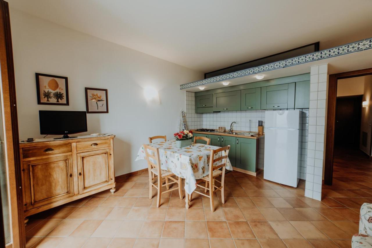 Residenza Golfo Degli Ulivi Aparthotel Caprioli Exterior foto
