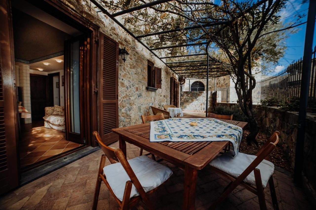 Residenza Golfo Degli Ulivi Aparthotel Caprioli Exterior foto