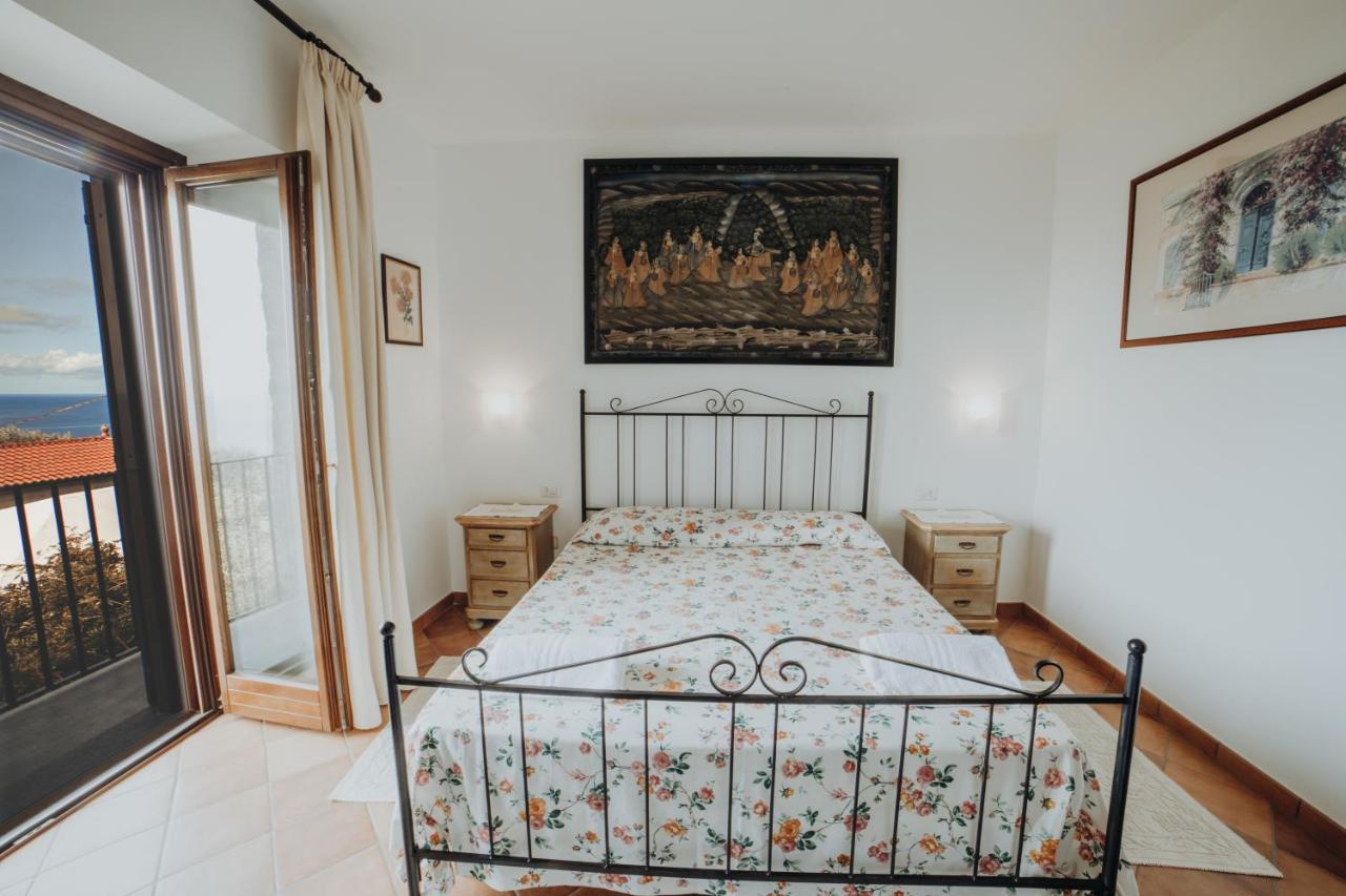 Residenza Golfo Degli Ulivi Aparthotel Caprioli Exterior foto