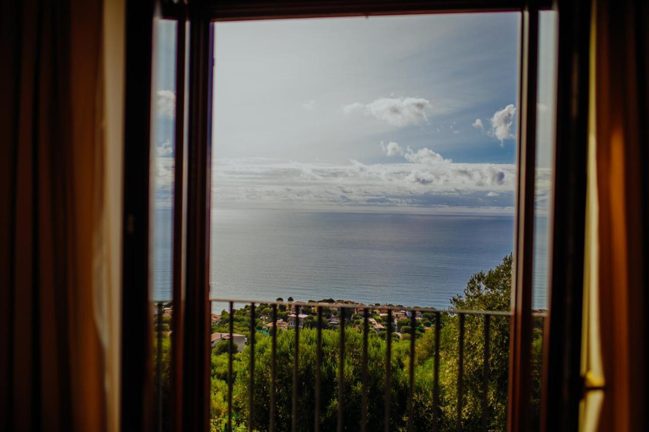 Residenza Golfo Degli Ulivi Aparthotel Caprioli Exterior foto